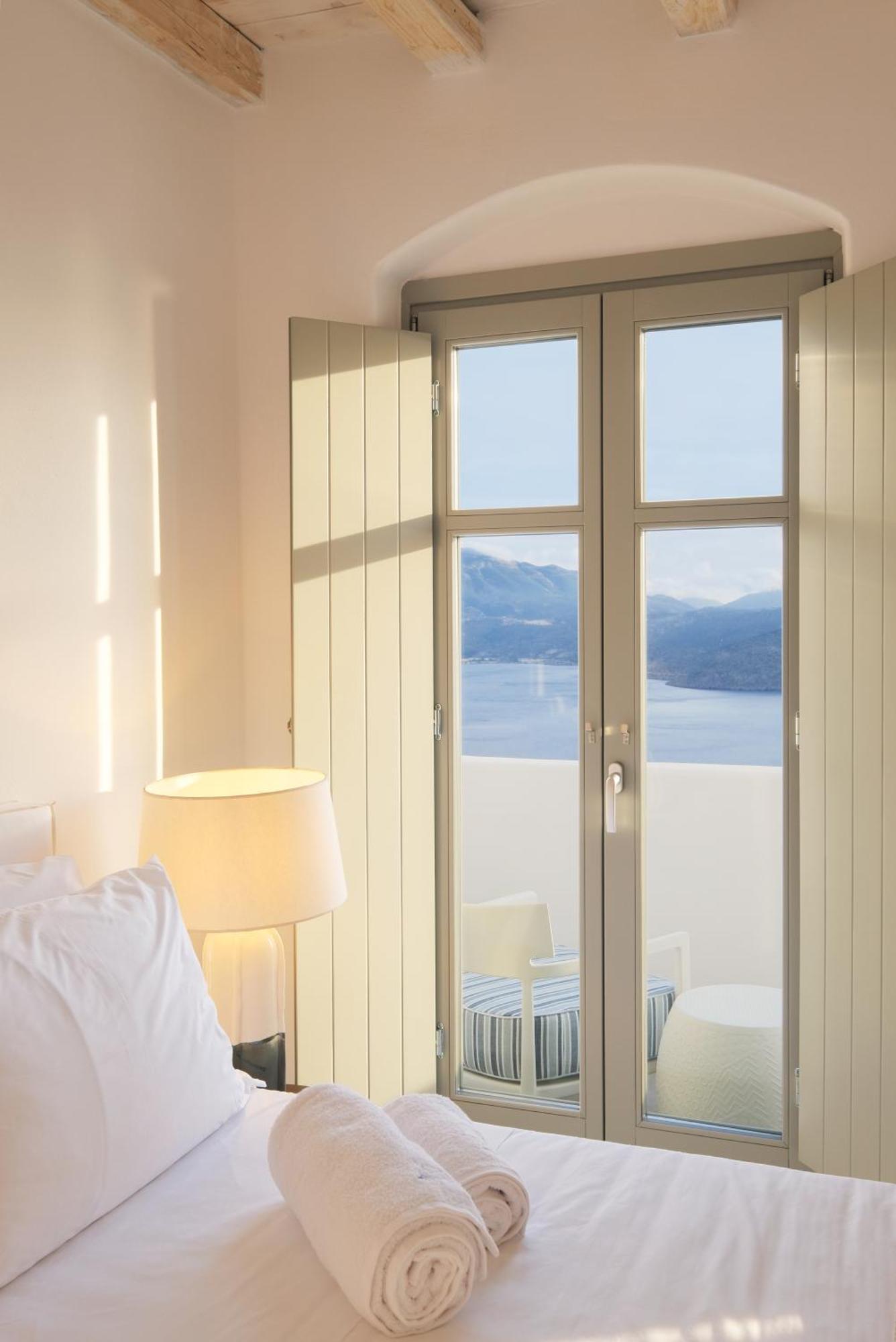 Odyssey Rock Milos Sunset Suites Plaka  Extérieur photo
