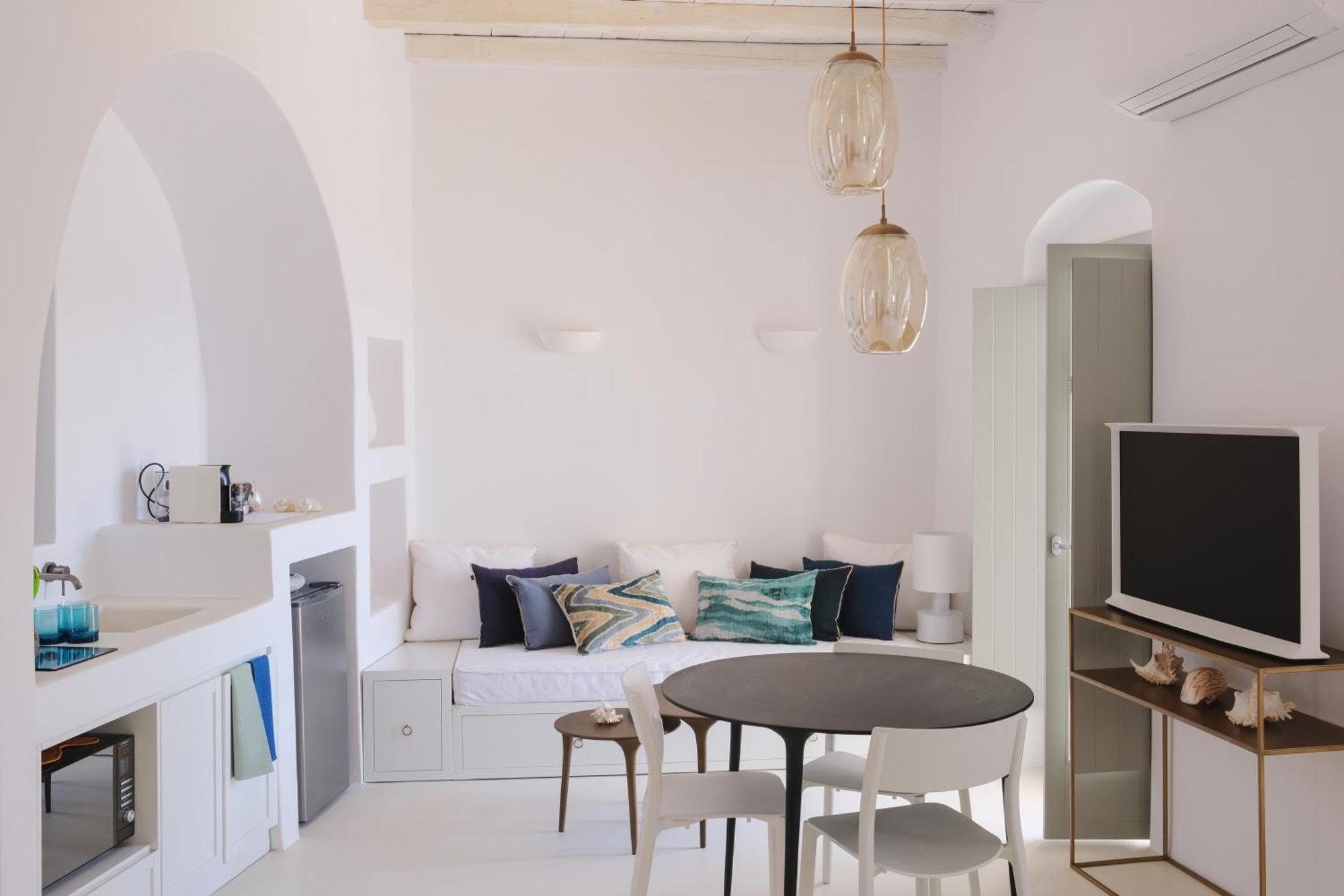 Odyssey Rock Milos Sunset Suites Plaka  Extérieur photo