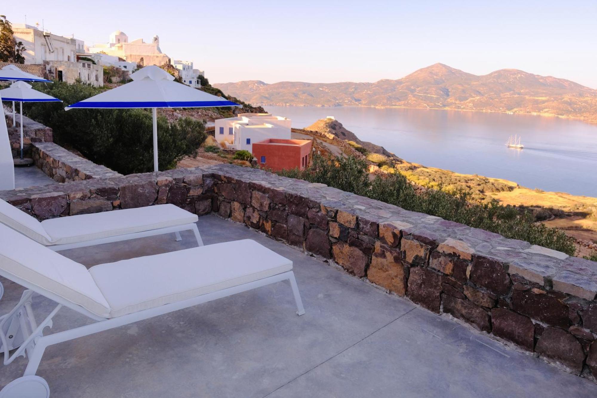 Odyssey Rock Milos Sunset Suites Plaka  Extérieur photo