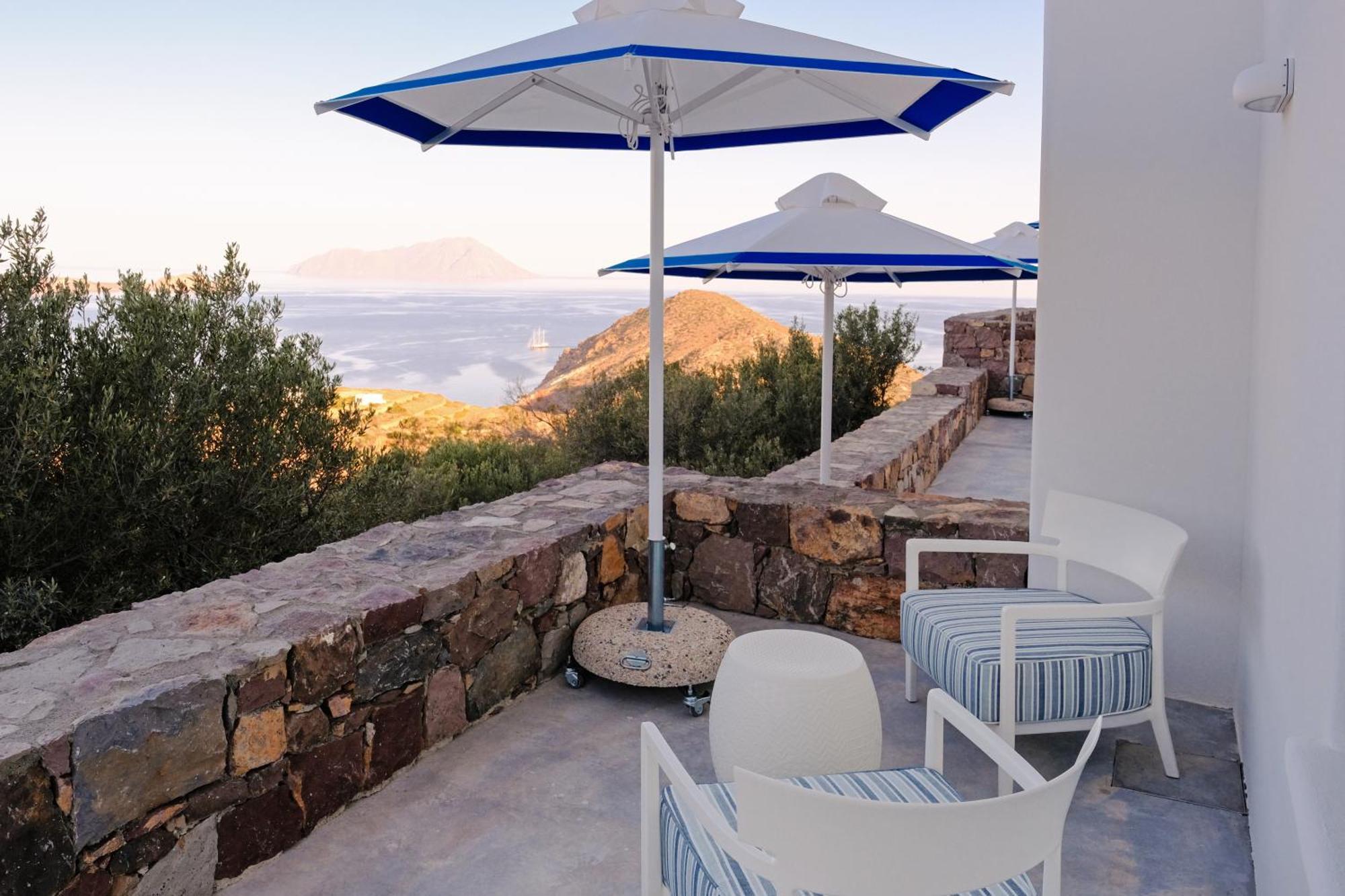 Odyssey Rock Milos Sunset Suites Plaka  Extérieur photo