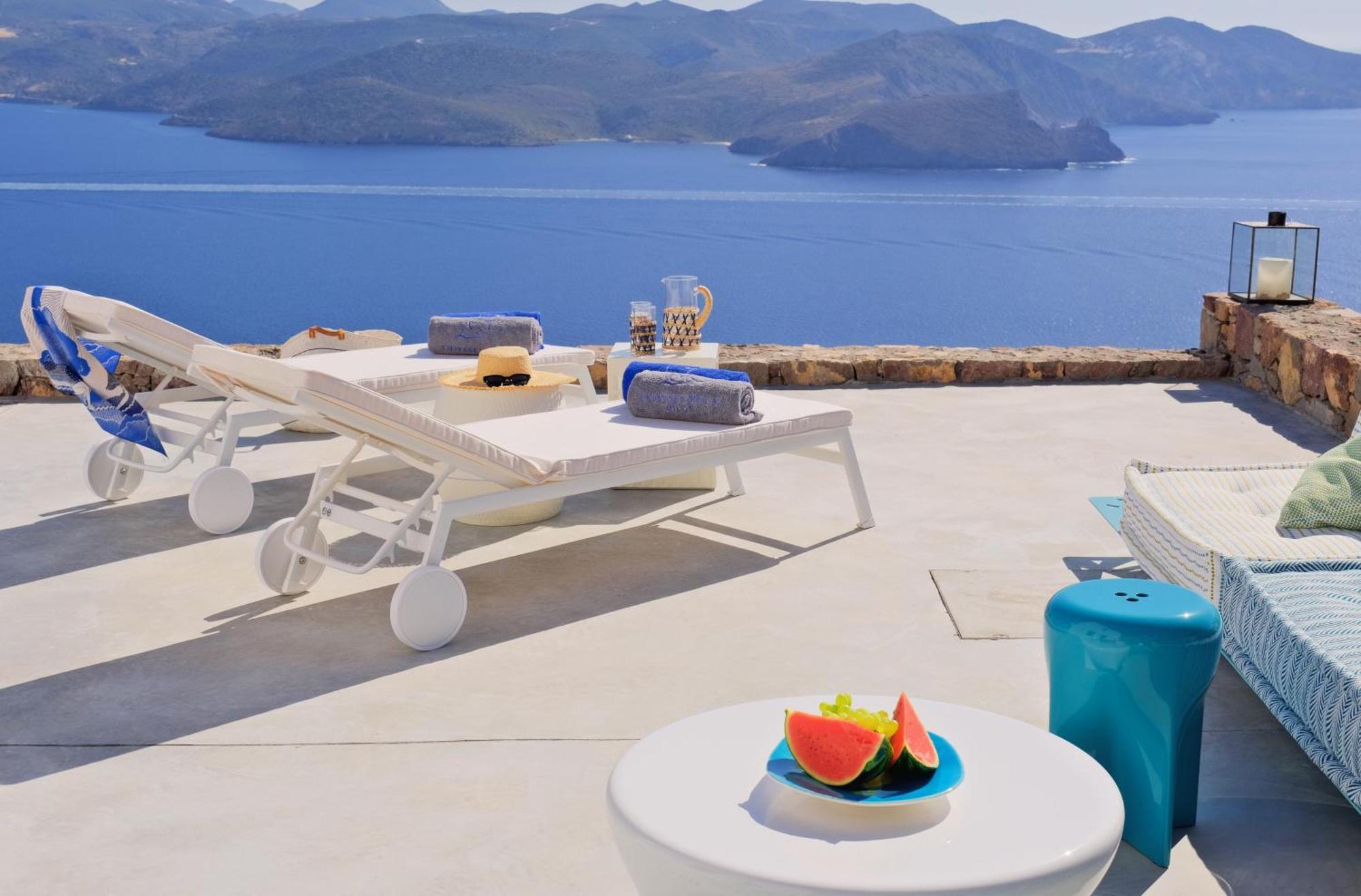 Odyssey Rock Milos Sunset Suites Plaka  Extérieur photo