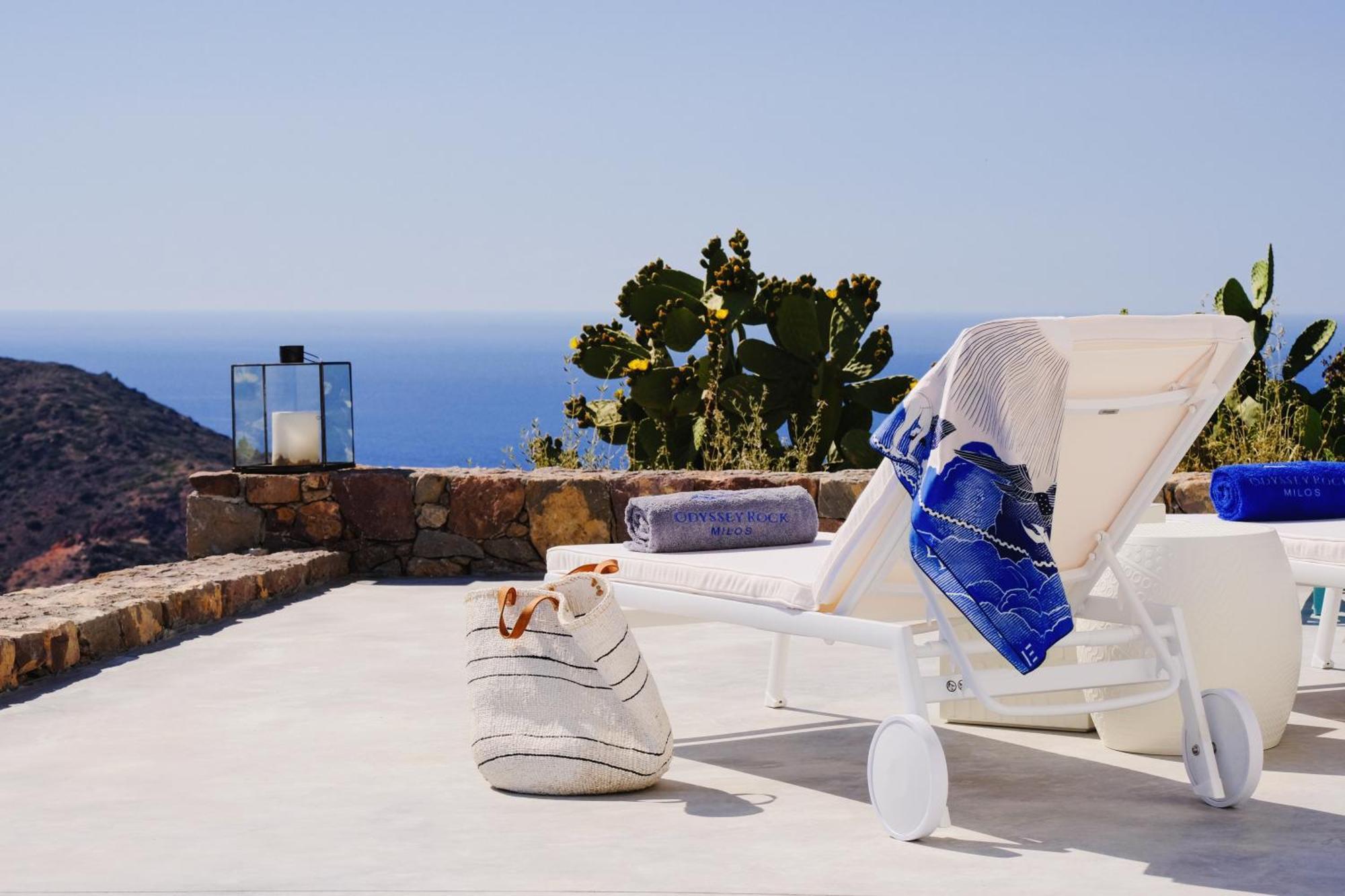 Odyssey Rock Milos Sunset Suites Plaka  Chambre photo