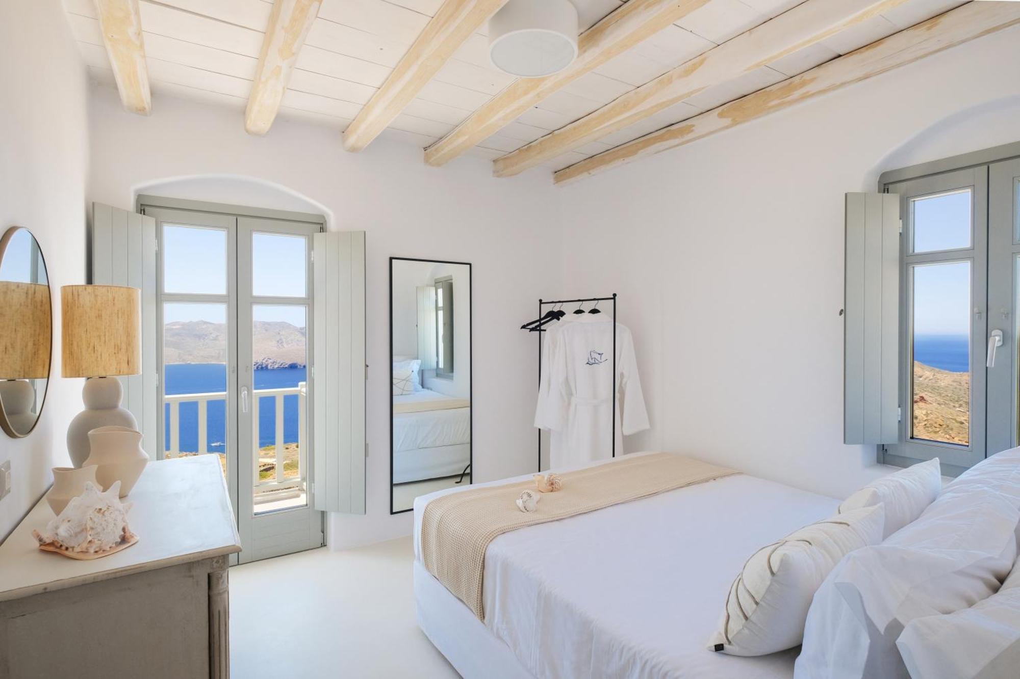 Odyssey Rock Milos Sunset Suites Plaka  Extérieur photo