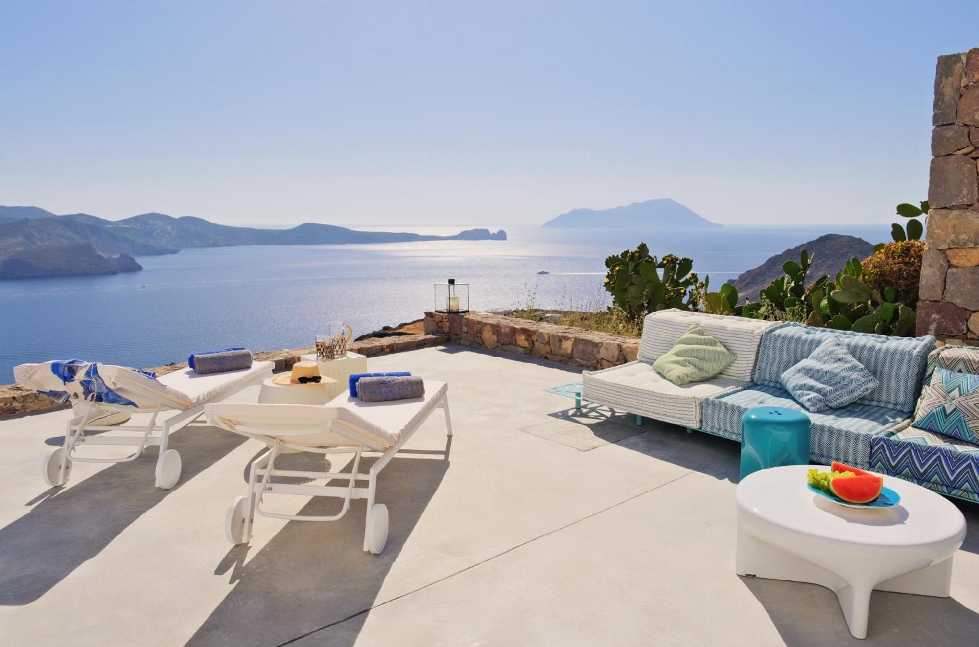 Odyssey Rock Milos Sunset Suites Plaka  Extérieur photo